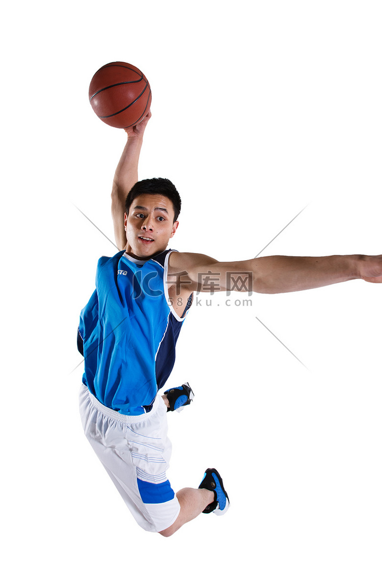 东方篮球运动员扣球