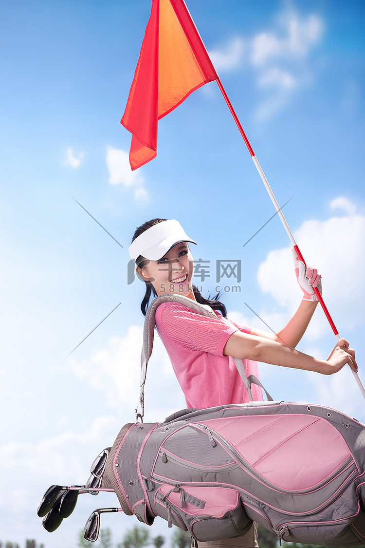东方女人打高尔夫