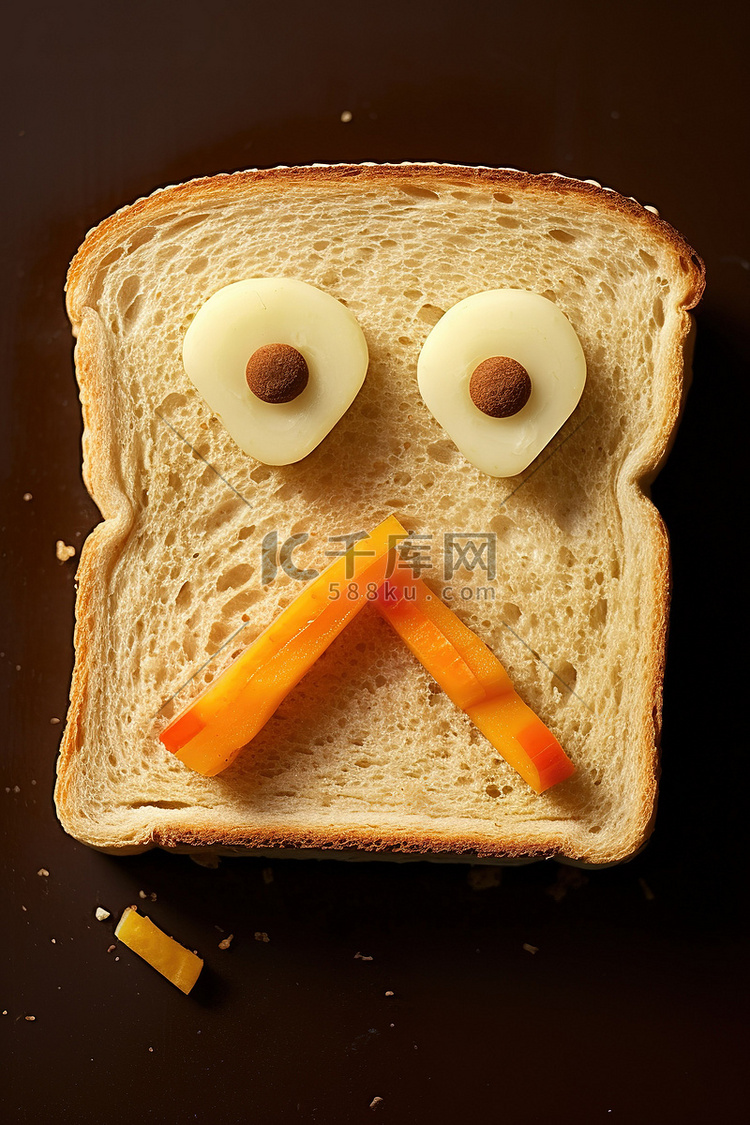 面包中一张可怕的脸的图像