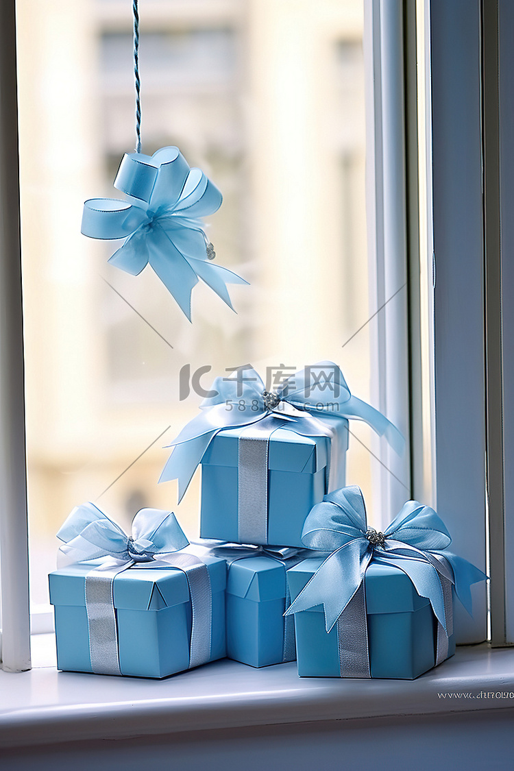 门上有礼品盒的蓝色礼品彩旗