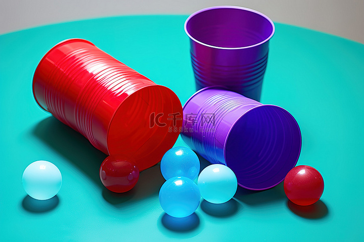 一个红色的球，周围有几个塑料杯