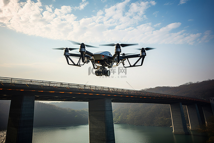 一架无人机绕桥低空飞行