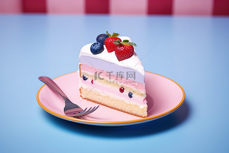 一块蛋糕出现在一块彩色的彩色盘