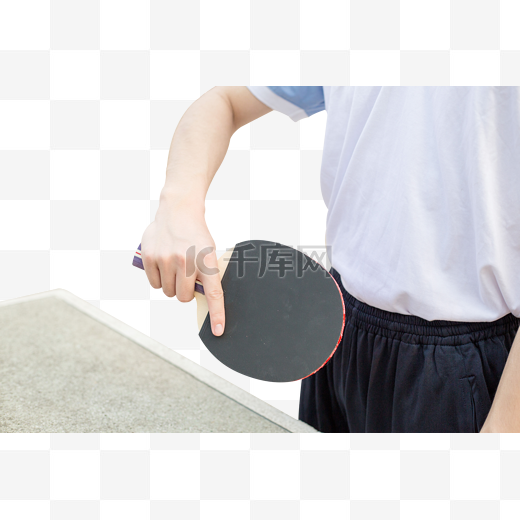 手拿乒乓球拍的男生图片
