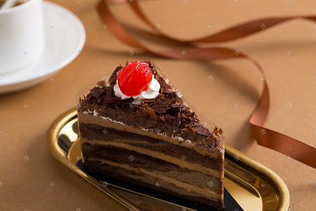 摄影图西式甜点巧克力蛋糕实物图