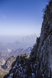河南省平顶山市鲁山县尧山群山悬崖峭壁自然风光摄影图