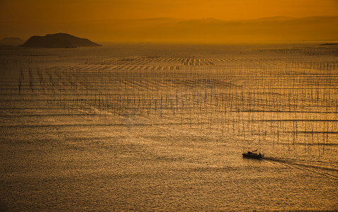 福建霞浦海上渔船摄影图