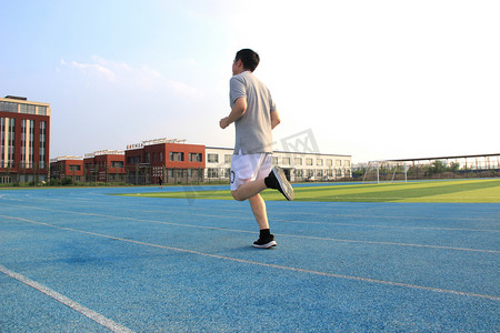 跑步撞线摄影照片_跑步奔跑摄影图