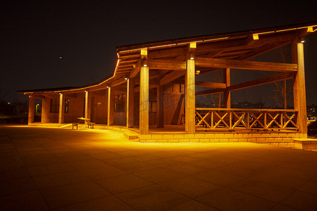 夜公园摄影照片_夜拍公园之孤独的小亭摄影图
