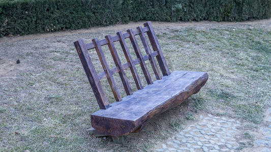 木质碗筷摄影照片_静物主题公园木质长椅高清摄影图