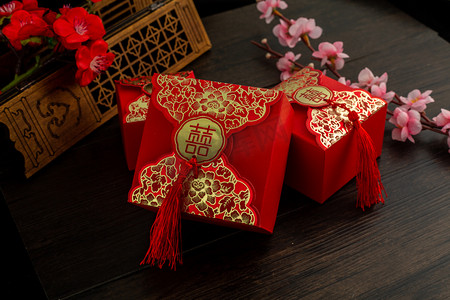 中式礼物盒摄影照片_婚庆婚礼喜糖盒囍字礼盒摄影图
