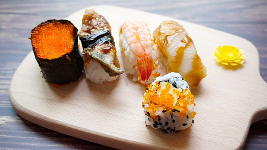 寿司鱼子酱摄影图