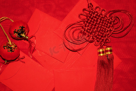 红色背景元旦喜庆摄影照片_新年中国结灯笼背景摄影图