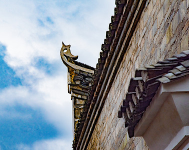 暗纹国风摄影照片_古镇中国风建筑房顶摄影图
