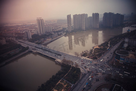 马路俯视摄影照片_城市交通车流摄影图