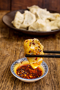 海鲜水饺摄影照片_美食水饺摄影图