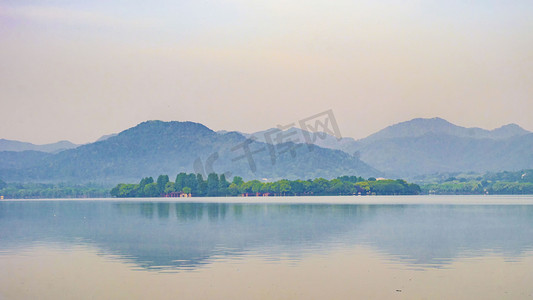 山水花鸟画摄影照片_清晨西湖风景摄影图