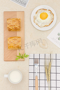 面包蛋糕烘培店摄影照片_蛋糕牛奶鸡蛋摄影图