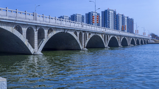 城市风景之沿海的高楼摄影图