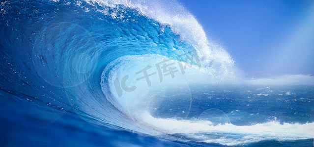 夏季换新摄影照片_蓝色夏日海洋夏季海浪摄影图