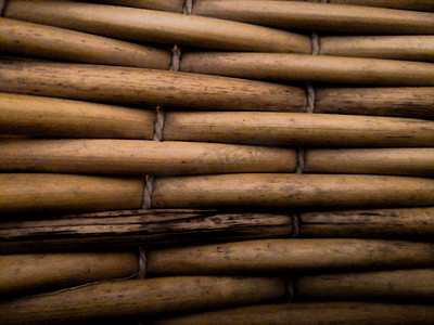 手工编织的竹篮子