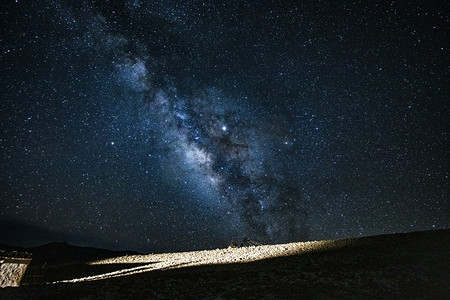 星空宇宙摄影照片_夜空星空摄影图