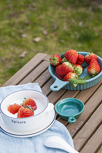 草莓牛奶特写餐饮美食摄影图