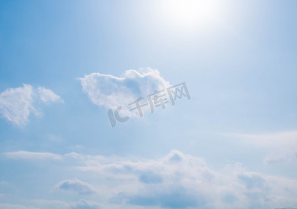 白云云彩阳光天空自然风景摄影图