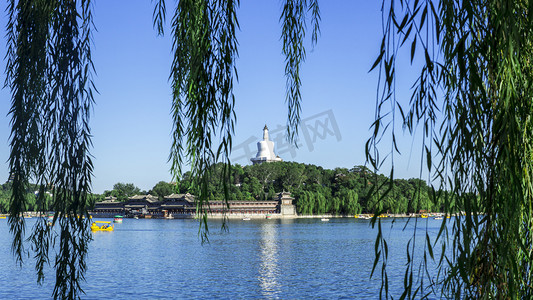北京北海公园琼华岛北海白塔摄影图配图
