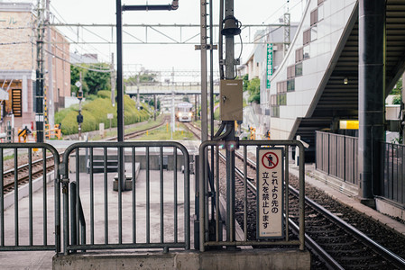 日本电车轨道交通车站摄影图