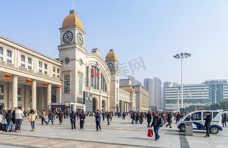 春运期间的汉口火车站摄影图