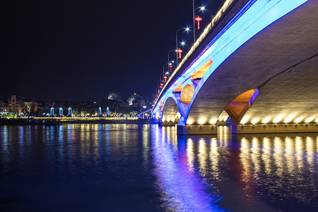 扬州风景摄影照片_城市河边大桥夜景摄影图