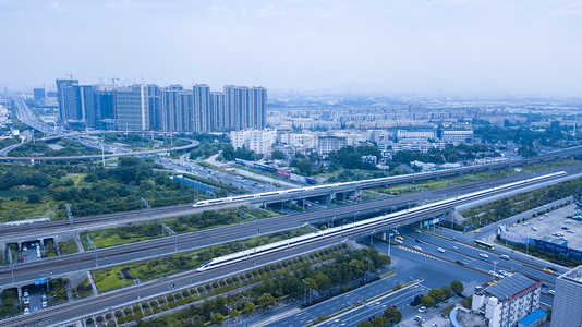 城市摄影照片_高铁摄影图