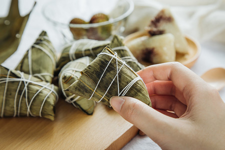 节日炮彩摄影照片_端午节日粽子高清图摄影图