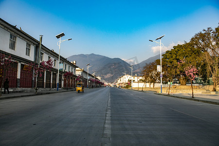 云南建筑摄影照片_城市建筑古朴城镇摄影图