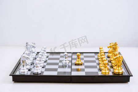 国际象棋整个棋盘图片摄影图