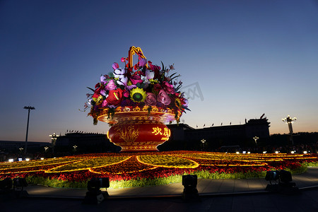 中秋节快乐摄影照片_北京天安门广场花篮特写摄影图