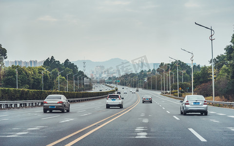 道路接蓝天摄影照片_道路交通摄影图