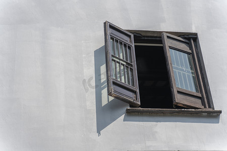 苏州老街窗户窗台摄影图