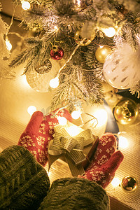 双旦礼物摄影照片_圣诞树和礼物摄影图