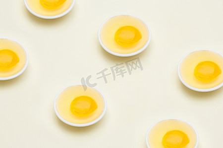 蛋清蛋黄摄影图