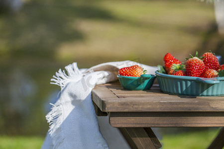 春天野餐水果特写餐饮美食摄影图
