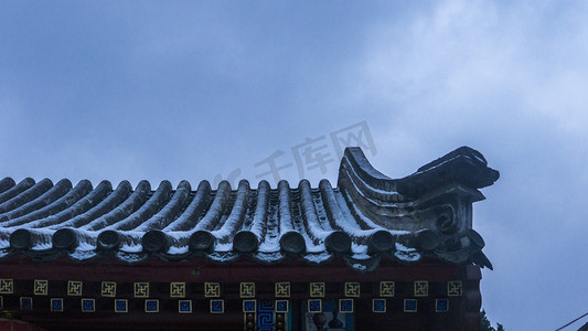 国风古风摄影照片_故宫博物院下雪后的屋檐