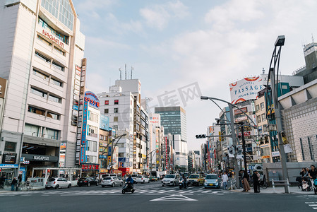 日本城市街道现代建筑摄影图