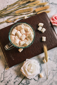 棉花糖红茶奶茶食物摄影图