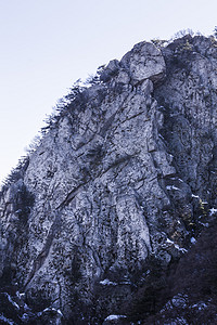 河南省平顶山市鲁山县险峻尧山石壁自然风光摄影图