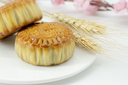 中秋节月饼摄影照片_美食月饼摄影图