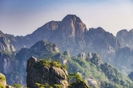 重阳节九九登高摄影照片_黄山旅游风景摄影图