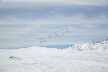 雪摄影照片_景区雪和山摄影图