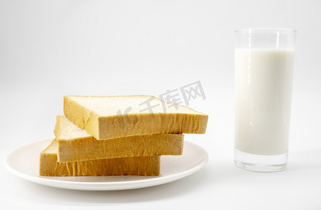 摄影照片_吐司面包牛奶摄影图
